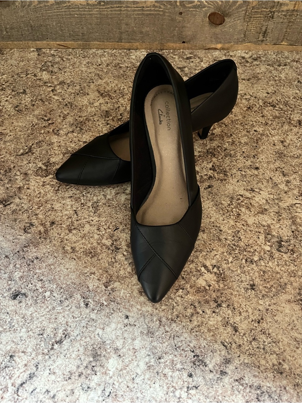 Clark’s Collection B Black Pointed Kitten Heel Pumps Size 8